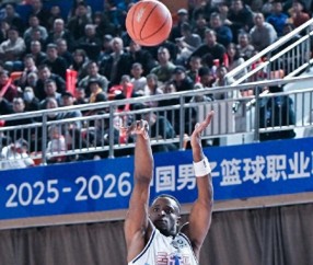 2025沙特杯lol赛程-新疆男篮又要裁外援了！纳托尔即将离队，只剩下三次机会|新疆俱乐部|路易斯-金|约什-理查德森|姜正秀|广州男篮_新浪体育_新浪新闻