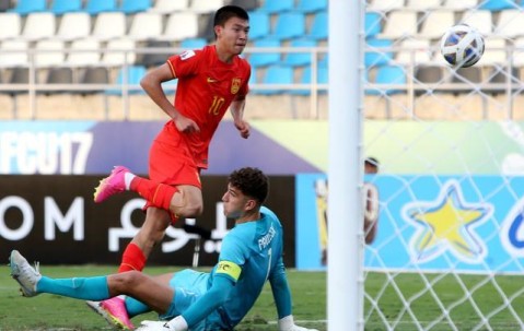 沙特电竞世界杯-中国U17小组垫底出局 防守短板明显王钰栋亮眼