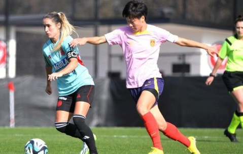 沙特电竞杯2025赛程-中国女足模拟海地热身赛：吴澄舒2球 战平哥伦比亚