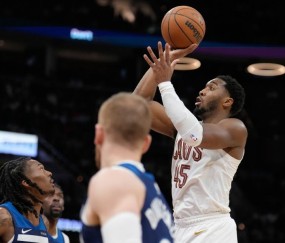 EWC电竞世界杯官网-NBA-爱德华兹25+5骑士5人得分20+主场复仇森林狼