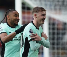 沙特电竞世界杯-惊：切尔西差点扔掉3比0！喜：帕尔默在邮票上跳舞！